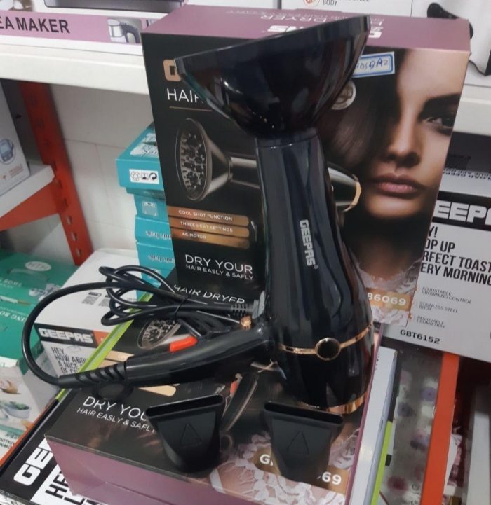سشوار جیپاس مدل GHD86069 ظرفیت ۲۲۰۰ وات با سری فر کننده و باد سرد - تصویر 3